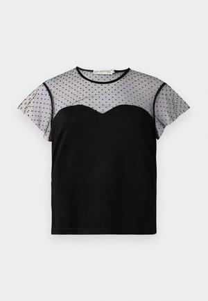 Zwart t-shirt met korte mouwen, met een doorschijnende bovenkant en mouwen van mesh met stippen, voorzien van een hartvormige halslijn onder de meshlaag.
