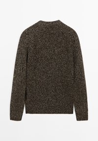 Donkerbruin en zwart gemêleerd gebreid sweater met lange mouwen en een ronde hals, van achteren weergegeven op een witte achtergrond.
