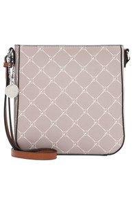 Borsa a tracolla in pelle grigia chiara con un motivo a rombi e accenti circolari. Bordo nero, tracolla regolabile marrone e charm in metallo attaccato.