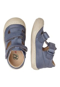 Chaussures pour enfants en cuir bleu avec double lanière ajustable, côtés ouverts et semelles en caoutchouc crème. Présentent des détails cousus et un bout arrondi.