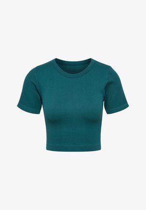 Krótki, przylegający top w kolorze morskim z prążkowanym wzorem, krótkimi rękawami, okrągłym dekoltem i subtelną pionową fakturą, prezentowany na białym tle.