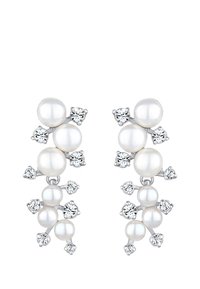 Hvide perle- og klare krystalearrings med en sølvindstilling, der har et kaskadedesign med varierende perlestørrelser og diamantlignende accenter.