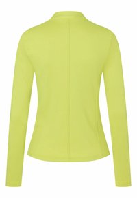 Lichtgele lange mouwen jas met een aansluitend ontwerp, een gladde textuur en geen zichtbare hardware. Achteraanzicht toont naaddetails.