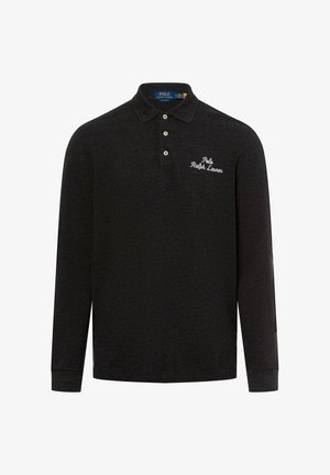 Langärmliges schwarzes Poloshirt aus strukturiertem Stoff mit einer Knopfleiste mit zwei Knöpfen und einem gestickten weißen Logo auf der Brust.