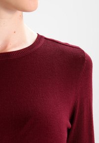 Dorothy Perkins Strickpullover - dark red