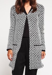 Soyaconcept Chaqueta de punto - black