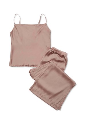 Jedwabny, różowy zestaw piżamowy składający się z koszulki na ramiączkach z regulowanymi ramiączkami oraz szortów z elastycznym pasem. Gładka tekstura i prosty design.