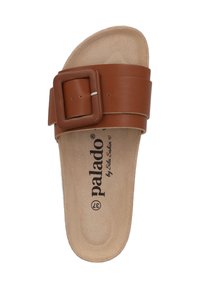 Sandale en cuir marron avec une large bride dotée d'une boucle carrée, semelle intérieure douce et semelle extérieure beige. Nom de la marque visible sur la semelle intérieure.
