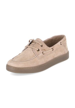 Chaussure bateau en daim marron clair avec lacets à l'avant et semelle en caoutchouc, œillets latéraux avec lacets assortis, vue oblique.