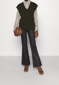 2nd Day Pullover - olive