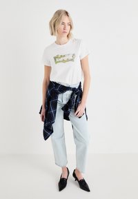 Levi's® PERFECT - Triko s potiskem - scenic