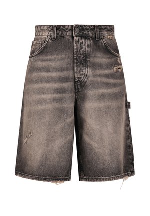 Czarne, wyblakłe szorty z denimu z przetarciami, wieloma kieszeniami, zapięciem na guziki oraz postrzępionymi brzegami.