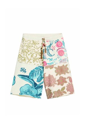 Pantalones cortos de patchwork con patrones florales en verde, rosa, azul y beige, con una cintura ajustable con cordón y borlas.