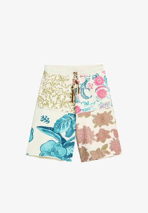 Pantalones cortos de patchwork con patrones florales en verde, rosa, azul y beige, con una cintura ajustable con cordón y borlas.