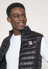 KARL LAGERFELD VEST - Väst - black