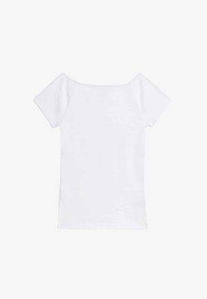 Biały krótki top z krótkim rękawem i dekoltem odkrywającym ramiona, o gładkiej, miękkiej fakturze. Prosty design, bez wzorów i widocznego okuć.