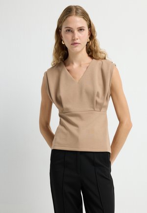 SLEEVELESS SHIRRED  - Blouse - camel