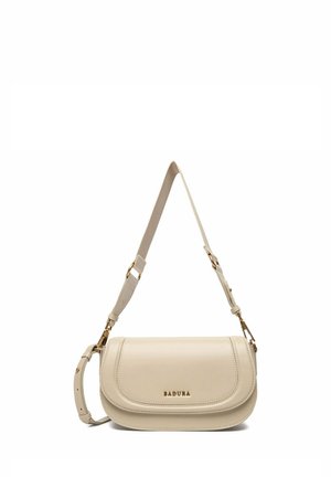 Borsa a tracolla in pelle beige con tracolla regolabile e logo "BADURA" dorato sulla patta anteriore, design minimalista.