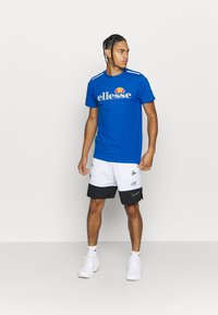 Ellesse CELLA  - Apdrukāts T-krekls - blue