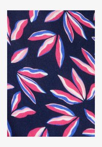 Sélectionné, rose feuillage