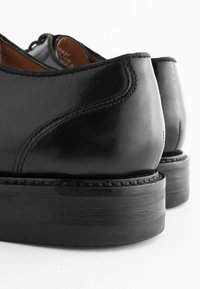 Next GLOSS DERBY - Derbies - black