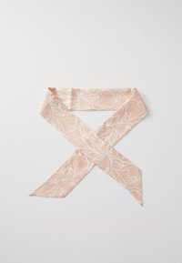 Blomster silkescarf i blød pink med hvidt linjearkitektur design, med spidse ender og en glat tekstur, samlet i en dekorativ X-form.