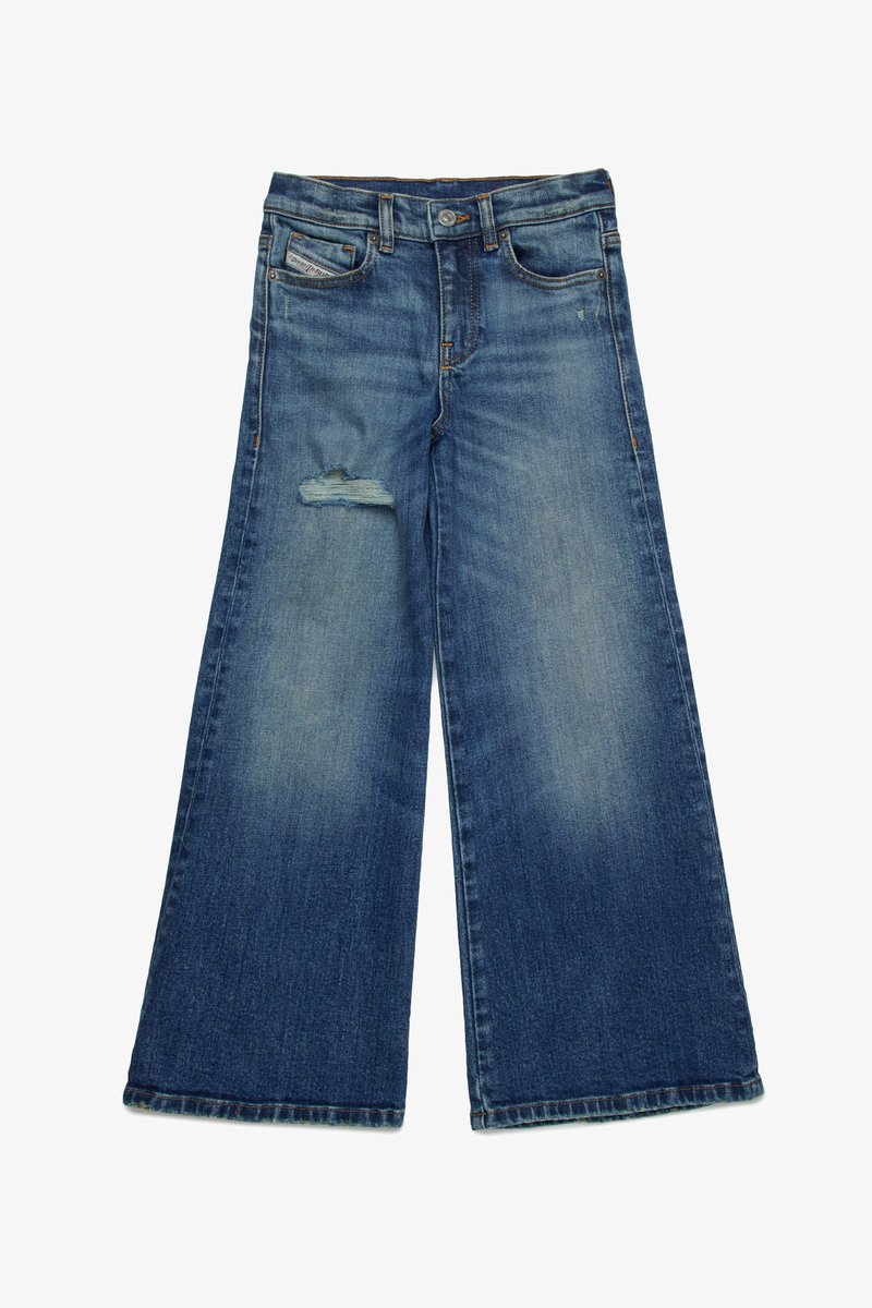 Wide-leg denim jeans in medium blue with a distressed rip on the front. Features a classic five-pocket design and a button closure.