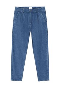 Pantaloni in denim di blu medio con una vestibilità rilassata, dotati di una parte anteriore plissettata, passanti per cintura e chiusura con bottone. Texture liscia, gambe dritte.