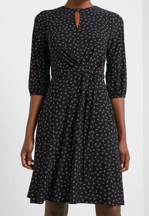 Sukienka z dżerseju