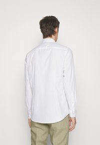 HUGO KOEY - Cămașă elegantă - open white