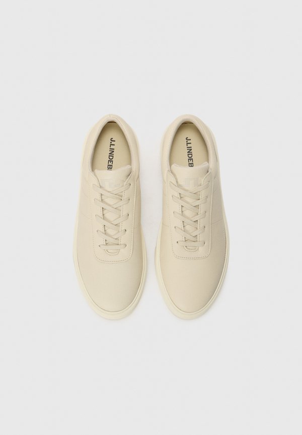 RUSH - Trainers - moonbeam3