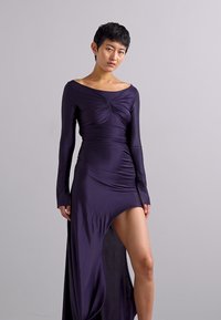 Victoria Beckham RUFFLE DETAIL GOWN - Oblačila za posebne priložnosti - blackberry