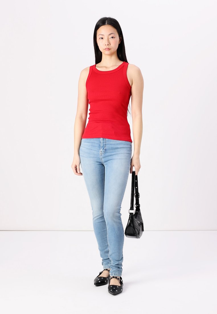 Weekday FITTED TANK - Top - lipstick red/rosso - Zalando.it