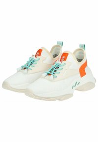 Weiße Mesh-Sneaker mit Aqua-Laces und orangefarbenen Akzenten. Rundliche Zehenpartie, strukturierte Sohle und eine Ziehhilfe. Verfügt über ein einzigartiges Seitendesign.