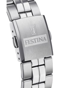 Reloj de acero inoxidable plateado con un acabado cepillado, que presenta una caja rectangular y una pulsera de eslabones. Incluye grabado del logo de Festina.
