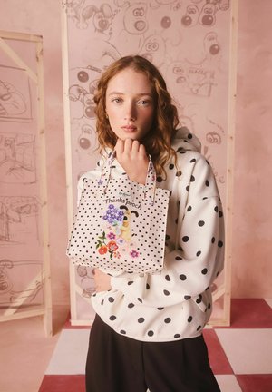 Cath Kidston, WALLACE AND GROMIT SMALL BOOK BAG - Handbag - ecru spot