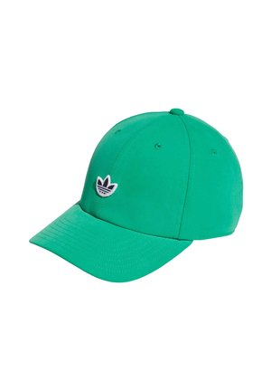 Groene honkbalpet met zwart-wit Adidas-logo op de voorkant, voorzien van zes ventilatieoogjes en een gebogen klep.