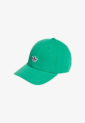 Groene honkbalpet met zwart-wit Adidas-logo op de voorkant, voorzien van zes ventilatieoogjes en een gebogen klep.