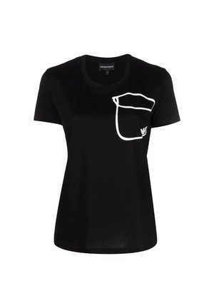 T-shirt in cotone nero con contorno bianco di una tasca sul lato sinistro del petto. Maniche corte e scollatura rotonda con una texture liscia.
