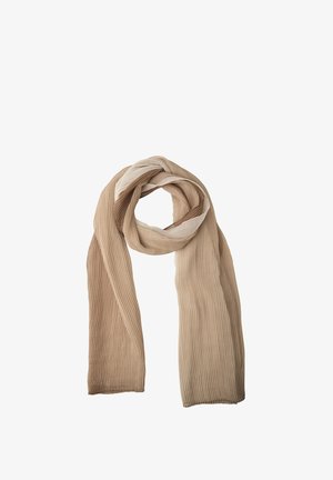 Foulard plissé beige clair et marron clair plié lâchement avec une texture visible et un tissu doux.