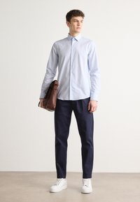 Calvin Klein - BUSINESS STRIPE SLIM SHIRT - Formal shirt - vista blue Thumbnail Image 1