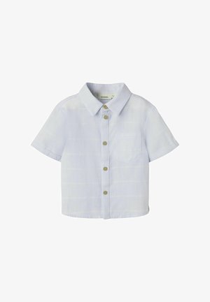 Šviesiai mėlyna marškinė su trumpomis rankovėmis, languotu raštu, mygtukų uždarymu ir krūtine kišenė. Pagaminta iš lygaus audinio su apykakle.