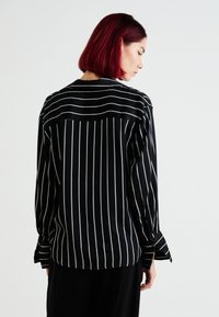 GAP Paitapusero - black