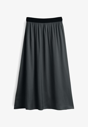 Grijze knie-lange rok van gladde stof, met een elastische zwarte tailleband en een geplooid ontwerp voor extra textuur.