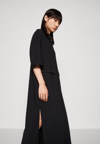 Object OBJFLO 2/4 MIDI DRESS - Hverdagskjole - black