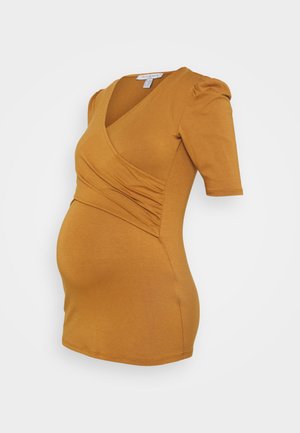 ILIANA - T-shirt estampada - camel