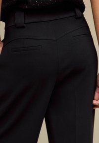 Next TEXTURED STRAIGHT TUX - Bukser - black