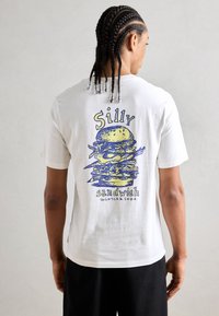 Scotch & Soda SMU CHILL OUT - Apdrukāts T-krekls - white