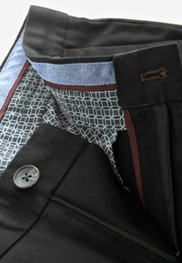Next SLIM FIT TEXTURED - Vászonnadrágok - black