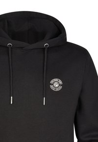 Czarna bluza z kapturem i sznurkiem, z metalowymi elementami w kolorze srebrnym, z okrągłym białym logo na piersi. Wykonana z miękkiego materiału bawełnianego.